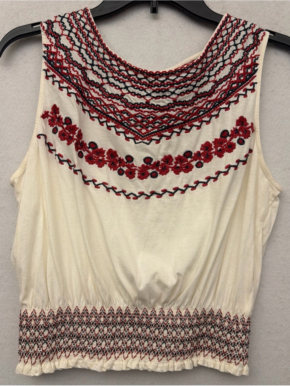 Tiny by Anthropologie Embroidered  cropped boho crème red & navyFloral  Wm’s s